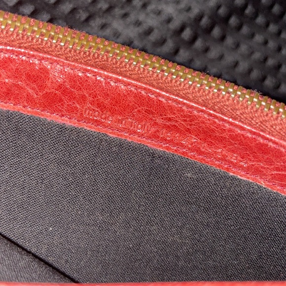 ❤️❤️SOLD❤️❤️BALENCIAGA LONG WALLET - Picture 5 of 6